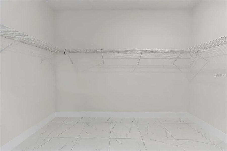 Spacious, unfurnished interior of a new home in , Ocala (Image 33).