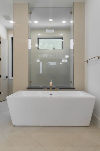 Furnished interior view inside a new home in Montclair, Prosper (Image 16).