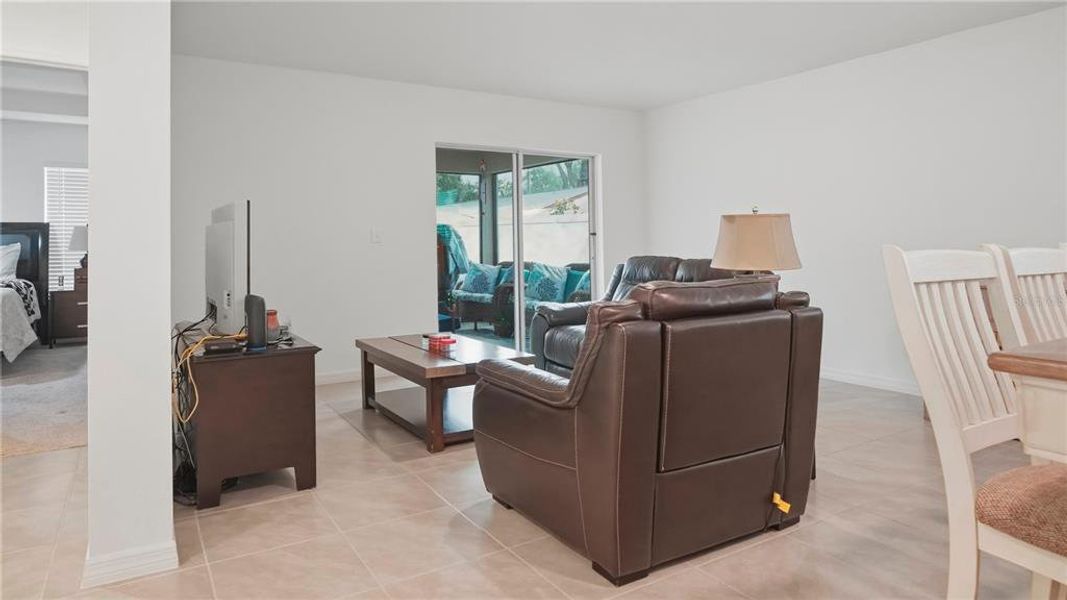 Furnished interior view inside a new home in , Auburndale (Image 5).