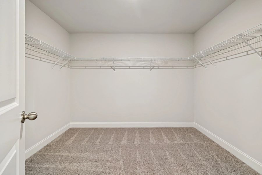 Spacious, unfurnished interior of a new home in Cades Bluff, Lebanon (Image 20).