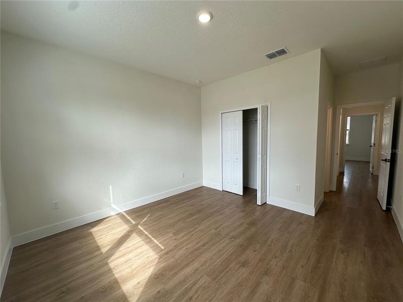 Spacious, unfurnished interior of a new home in , Dunnellon (Image 20).