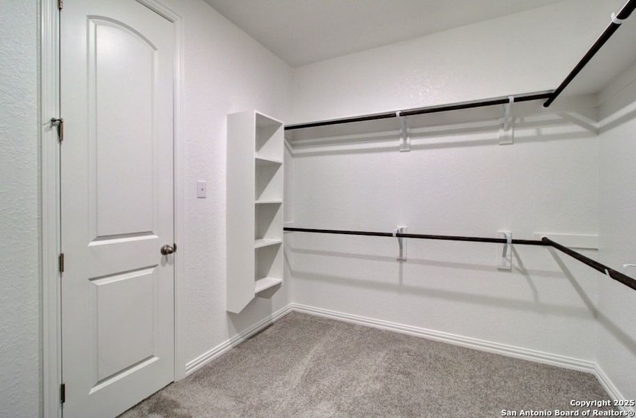 Spacious, unfurnished interior of a new home in , New Braunfels (Image 20).