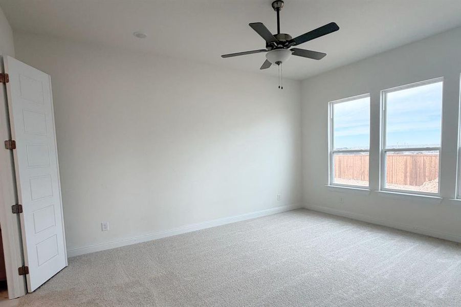 Spacious, unfurnished interior of a new home in Sweetgrass, Haslet (Image 25).