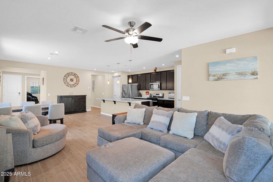 18-web-or-mls-P1279939 18-web-or-mls-P1279939