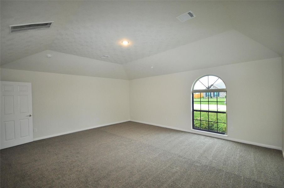Spacious, unfurnished interior of a new home in Pedregal, League City (Image 24). Spacious, unfurnished interior of a new home in Pedregal, League City (Image 24).