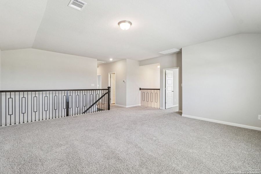 Spacious, unfurnished interior of a new home in Arcadia Ridge - Classic Series, San Antonio (Image 31).