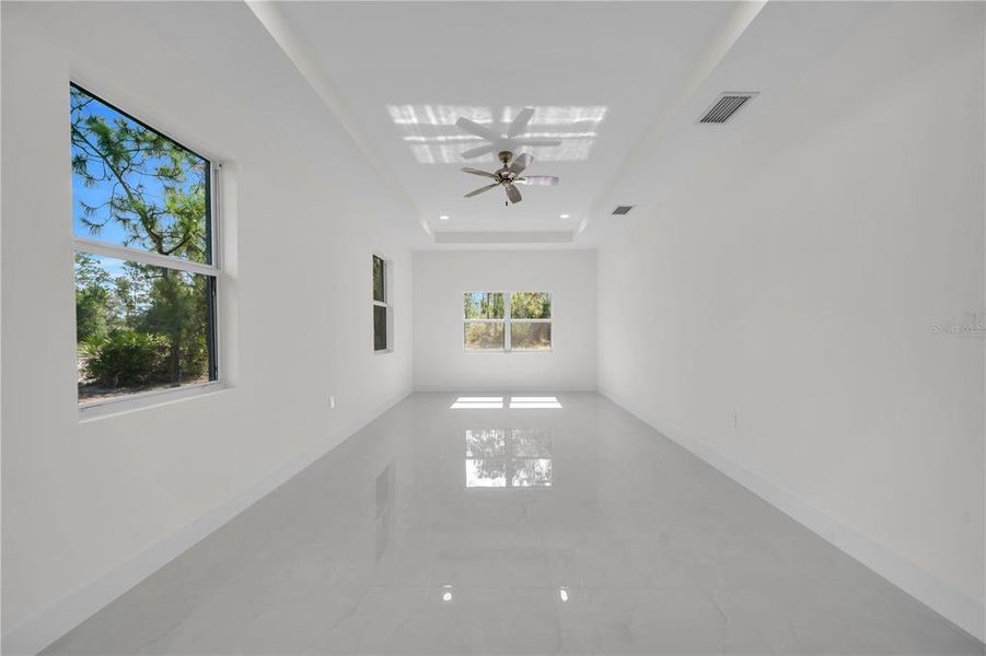 Spacious, unfurnished interior of a new home in , Lehigh Acres (Image 21).