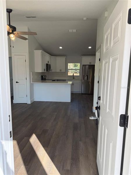 Spacious, unfurnished interior of a new home in , Ocklawaha (Image 8).