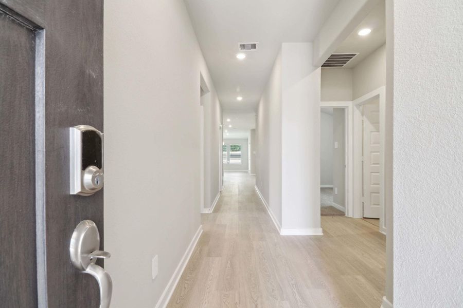 Spacious, unfurnished interior of a new home in Massey Oaks - Premier Series, Pearland (Image 32).