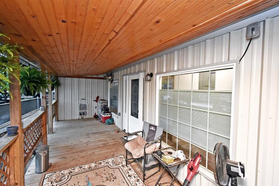 Exterior details and patio area of a home in , Yantis (Image 14).