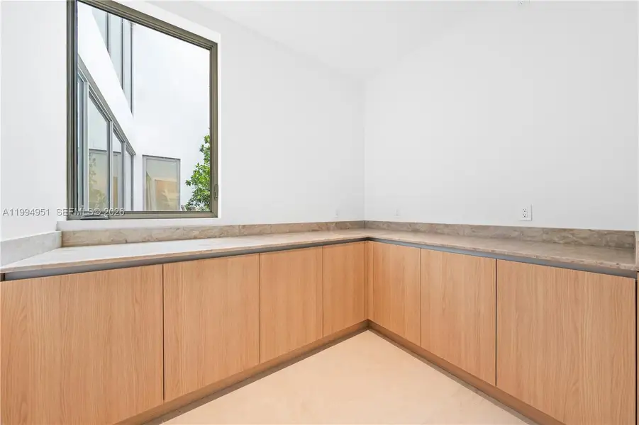 Exterior details and patio area of a home in , Miami (Image 33).