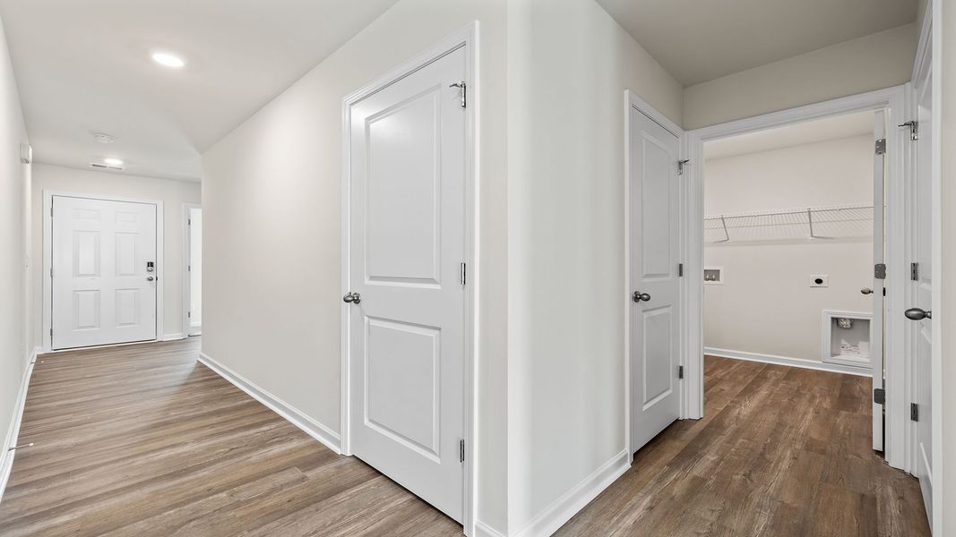 Spacious, unfurnished interior of a new home in Durbin Meadows, Fountain Inn (Image 14).