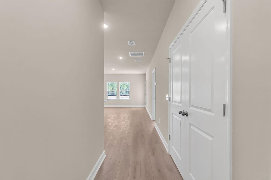 Spacious, unfurnished interior of a new home in , Ravenel (Image 23).