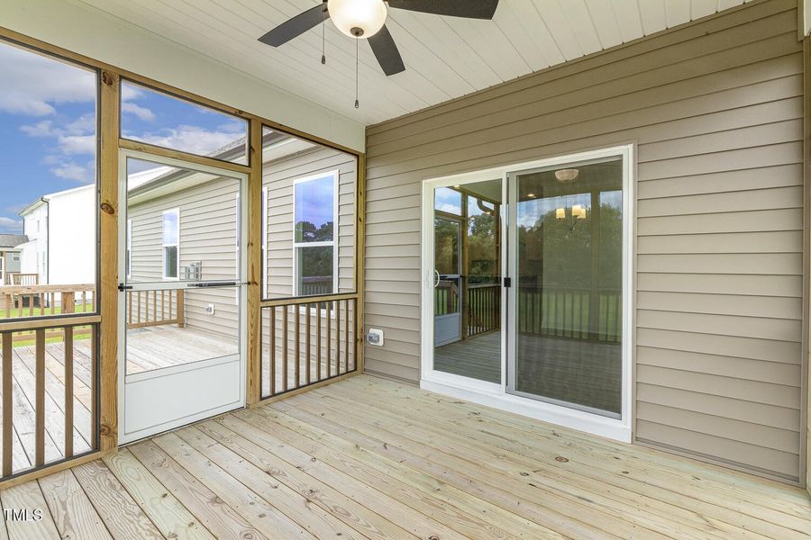 055_54716566093_o 055_54716566093_o