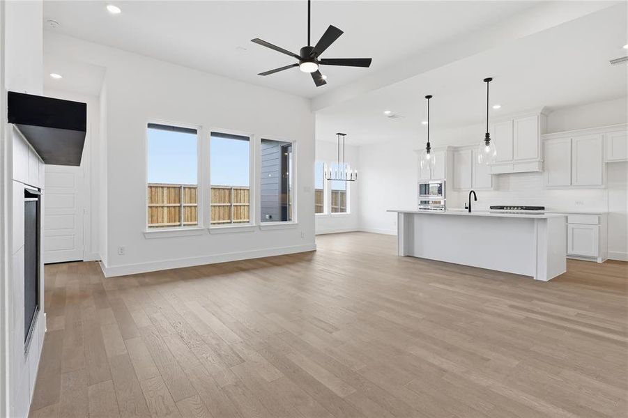 Spacious, unfurnished interior of a new home in Pecan Grove, Burleson (Image 18). Spacious, unfurnished interior of a new home in Pecan Grove, Burleson (Image 18).