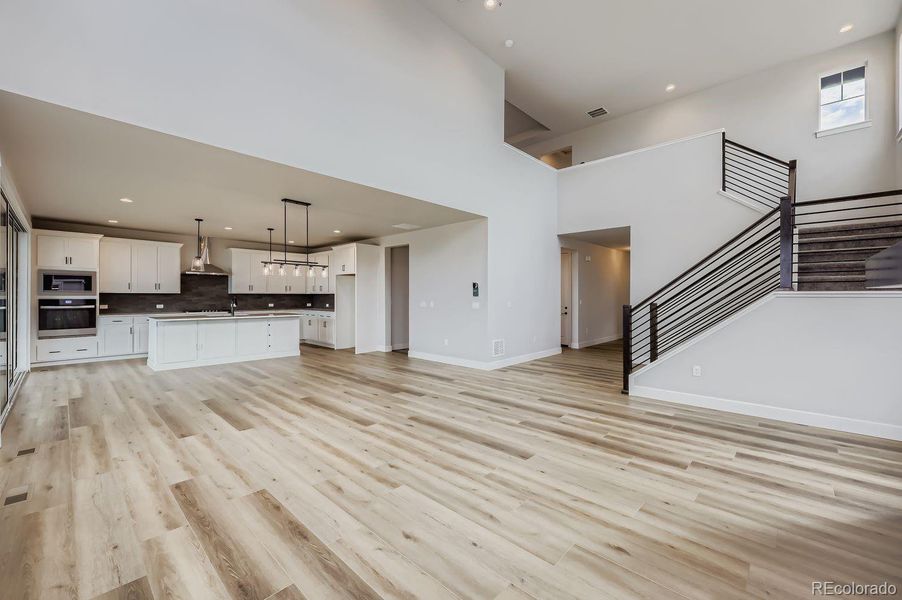 Spacious, unfurnished interior of a new home in Timber Ridge, Colorado Springs (Image 18).