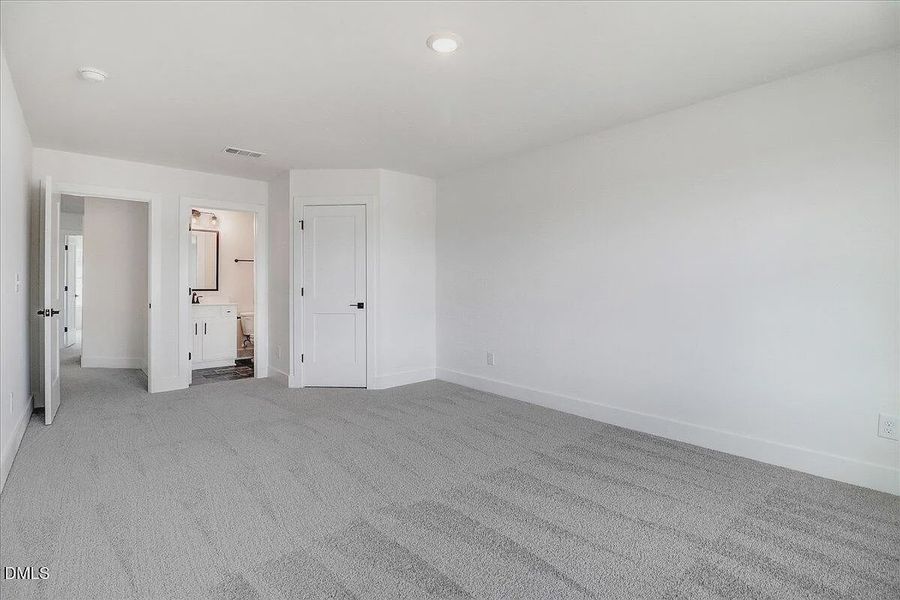 Spacious, unfurnished interior of a new home in Kelly Farms, Lillington (Image 30). Spacious, unfurnished interior of a new home in Kelly Farms, Lillington (Image 30).