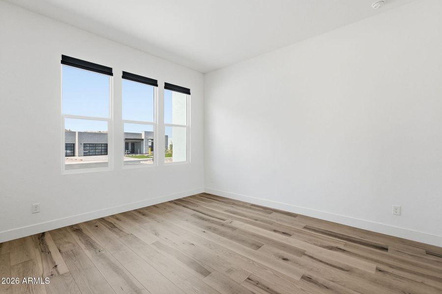 028_ListerPros (1) 028_ListerPros (1)