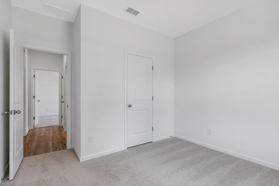 Spacious, unfurnished interior of a new home in Three Rivers, Rome (Image 13).