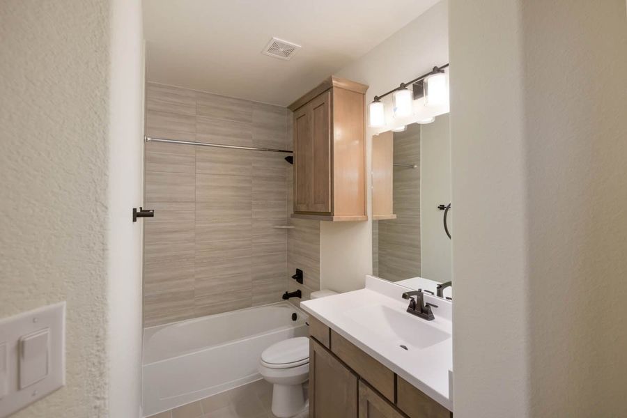 Furnished interior view inside a new home in Las Lomas, Forney (Image 8).