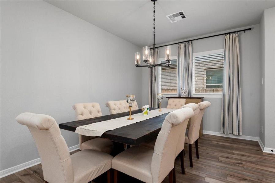 Furnished interior view inside a new home in The Grand Prairie 40’, Hockley (Image 43).