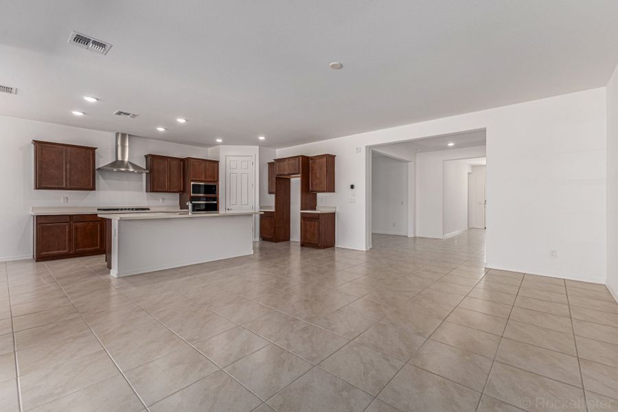 Image 14 of a home in Empire Pointe.