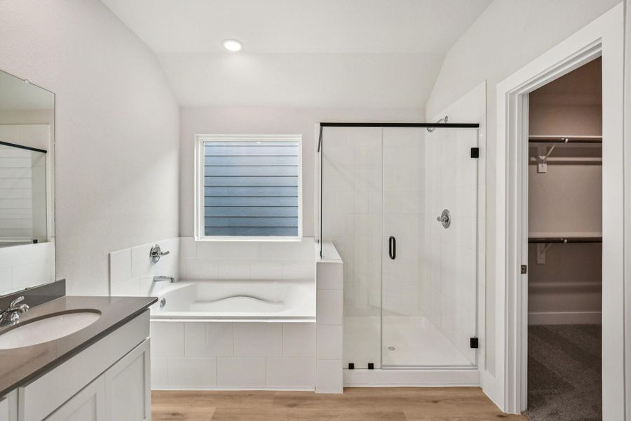 Furnished interior view inside a new home in Alicante, Houston (Image 3).