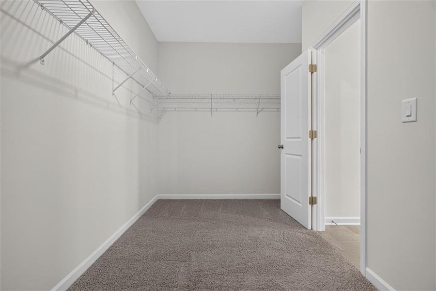 Spacious, unfurnished interior of a new home in , Athens (Image 33).
