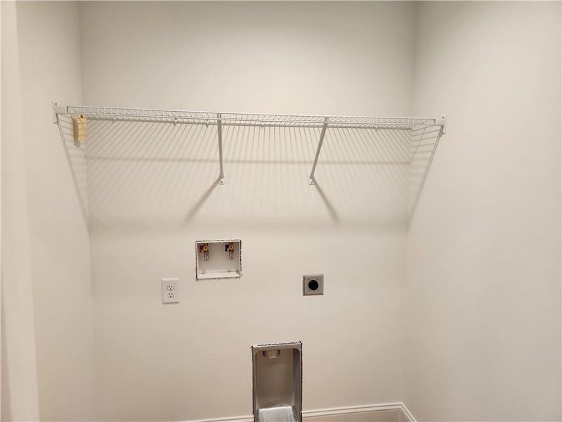 Spacious, unfurnished interior of a new home in , Dawsonville (Image 9).