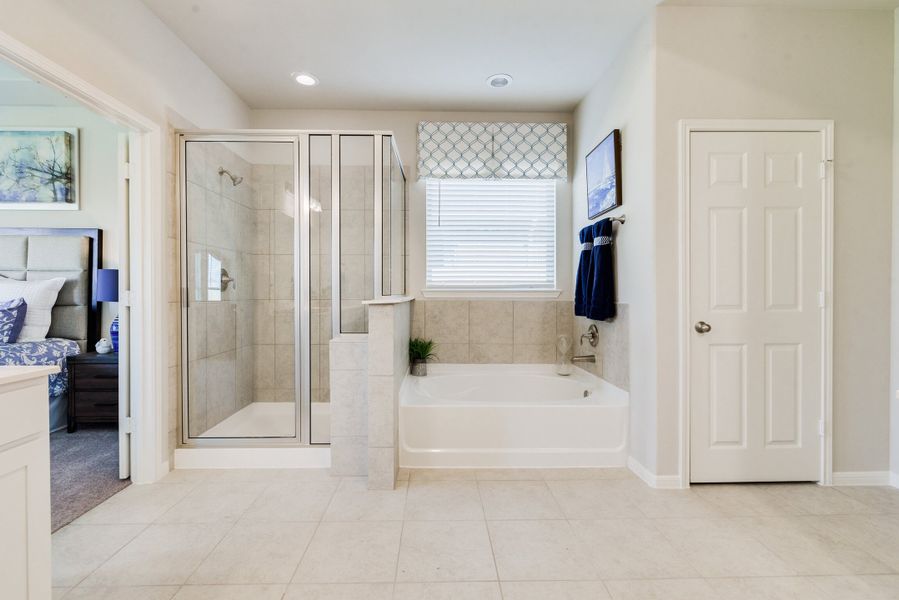 Representative furnished interior of a home built from the Floor Plan 2543 by Colina Homes in Grand Magnolia, Magnolia (Image 29). Representative furnished interior of a home built from the Floor Plan 2543 by Colina Homes in Grand Magnolia, Magnolia (Image 29).