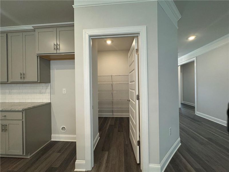 Spacious, unfurnished interior of a new home in Tuscany Hills, Douglasville (Image 25).