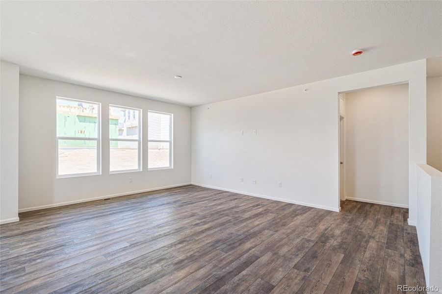 Spacious, unfurnished interior of a new home in Turnberry, Commerce City (Image 24).