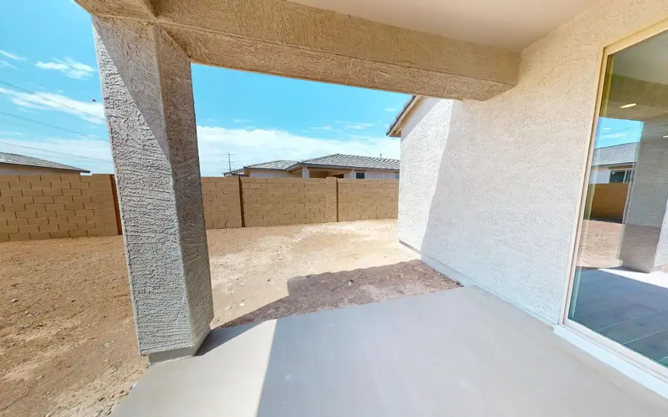 Exterior details and patio area of a home in Alamar, Avondale (Image 4).