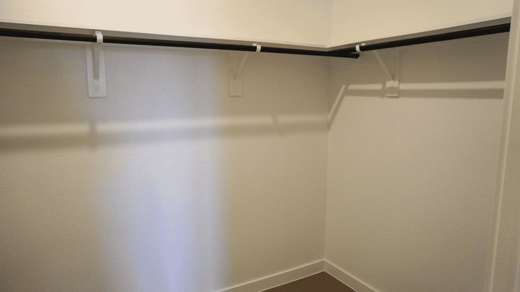 Spacious, unfurnished interior of a new home in London Towne, Corpus Christi (Image 12).