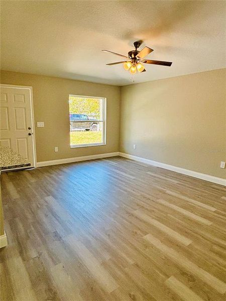 Spacious, unfurnished interior of a new home in , Fort Meade (Image 12).