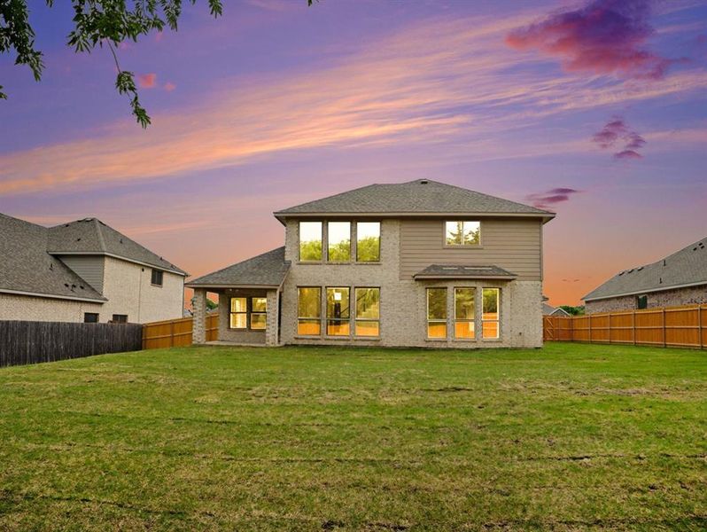 Exterior details and patio area of a home in Cole Crossing Estates, DeSoto (Image 17).