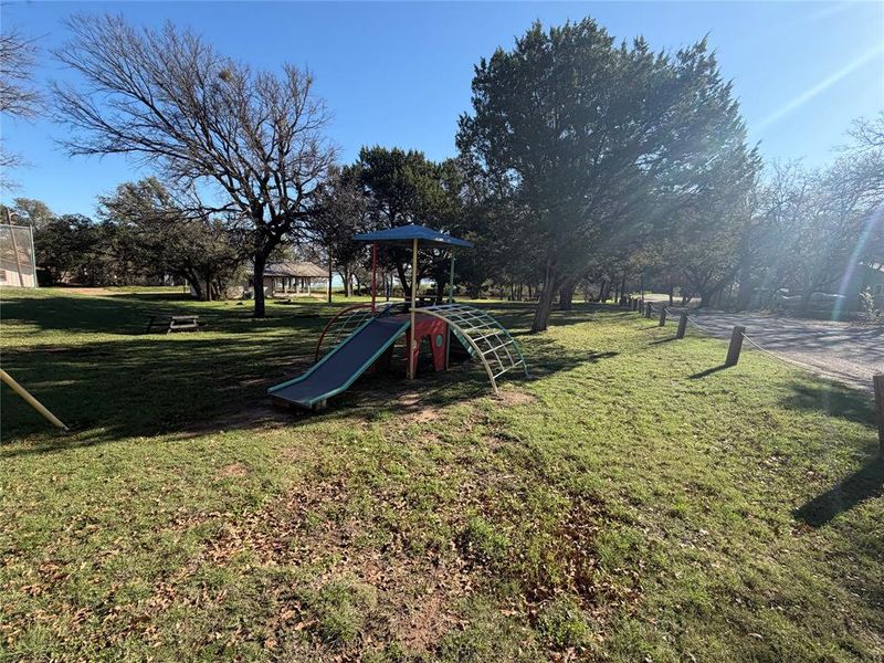 Community amenities in , Granbury (Image 29).