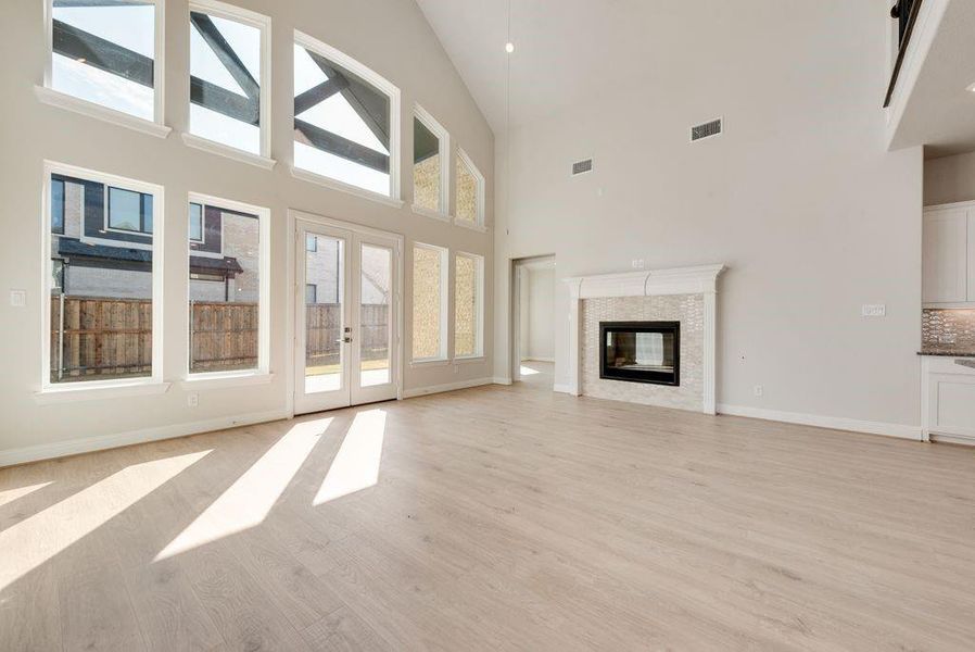 Spacious, unfurnished interior of a new home in South Pointe, Mansfield (Image 27).
