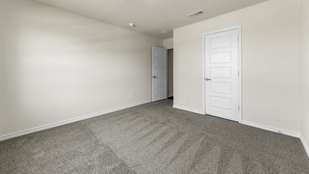 Spacious, unfurnished interior of a new home in Liberty Crossing, Royse City (Image 27).