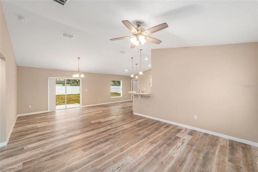 Spacious, unfurnished interior of a new home in , Ocala (Image 23).