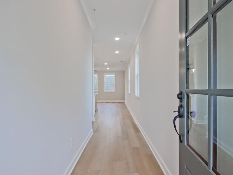 Spacious, unfurnished interior of a new home in Cherokee Township, Acworth (Image 16).