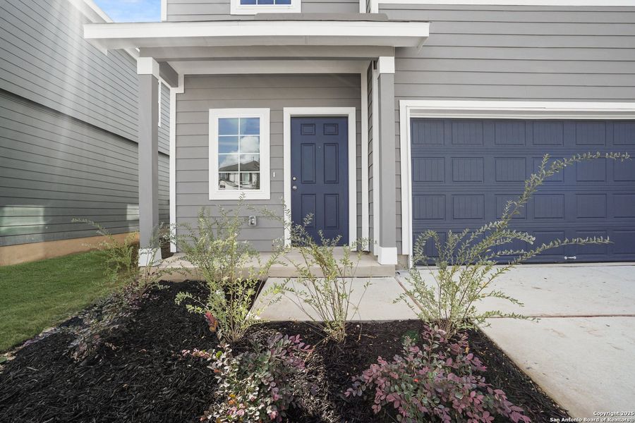 Exterior details and patio area of a home in Timber Creek, San Antonio (Image 3).