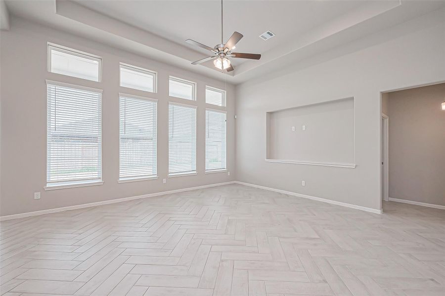 Spacious, unfurnished interior of a new home in La Segarra, Brookshire (Image 22).