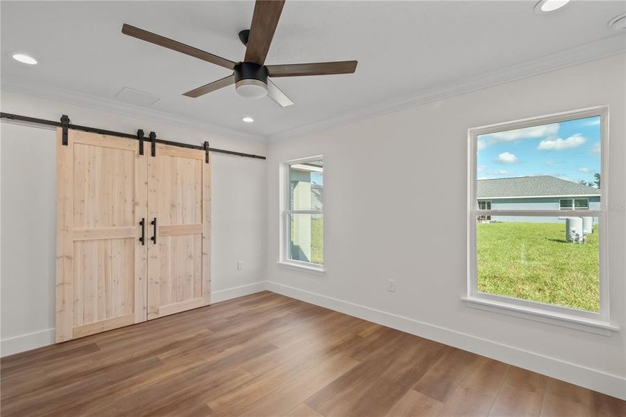 Spacious, unfurnished interior of a new home in , Dunnellon (Image 37).