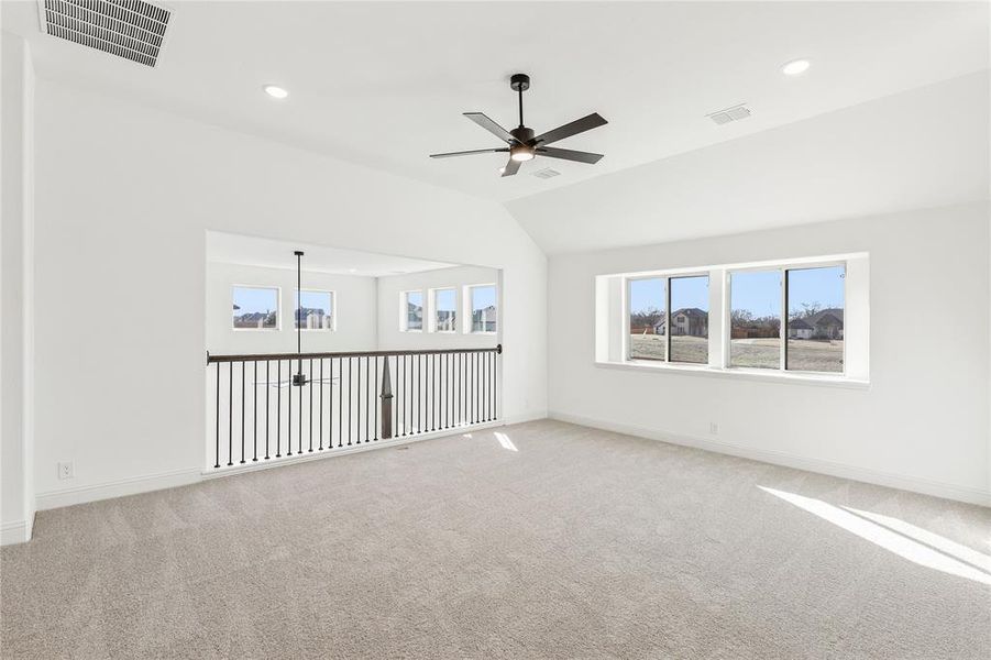 Spacious, unfurnished interior of a new home in Crystal Lake Estates, Red Oak (Image 18).