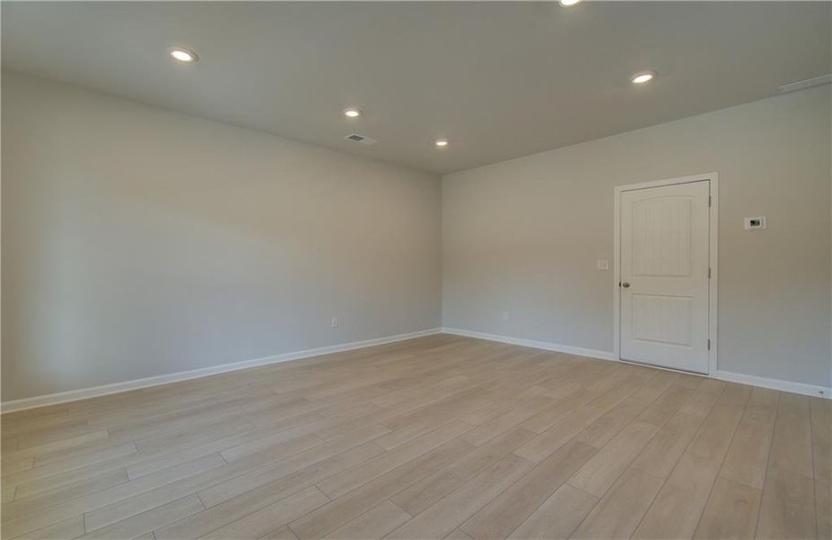 Spacious, unfurnished interior of a new home in Daybreak, Newnan (Image 13).