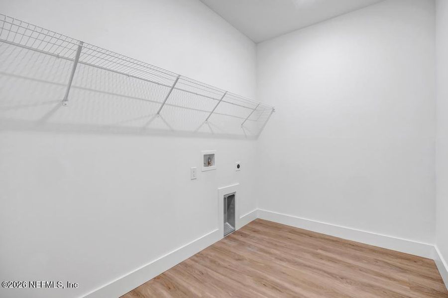 Spacious, unfurnished interior of a new home in , Jacksonville (Image 22).