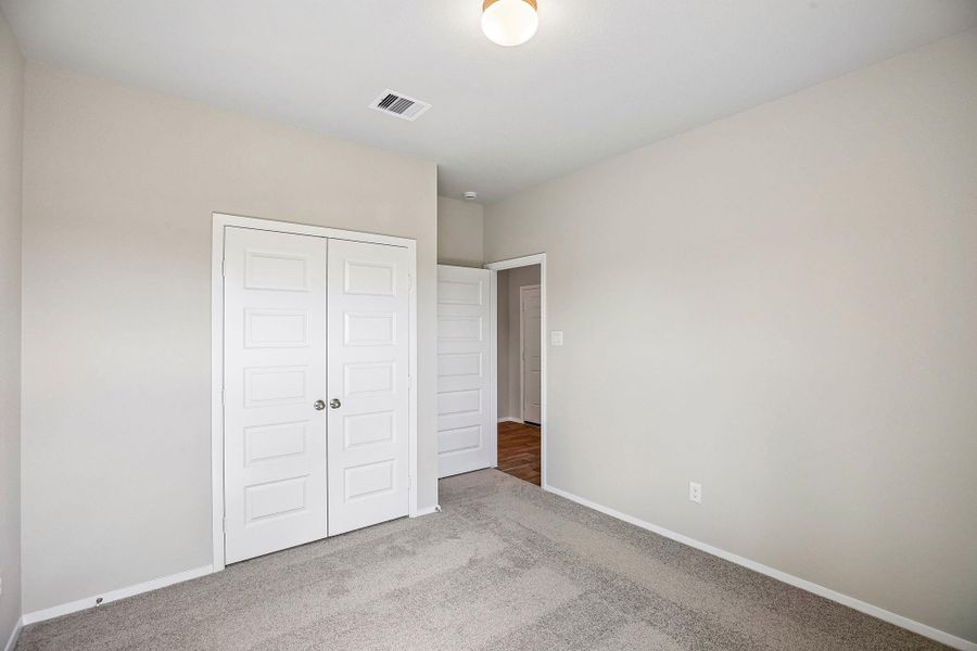 Spacious, unfurnished interior of a new home in Sorella, Tomball (Image 17).