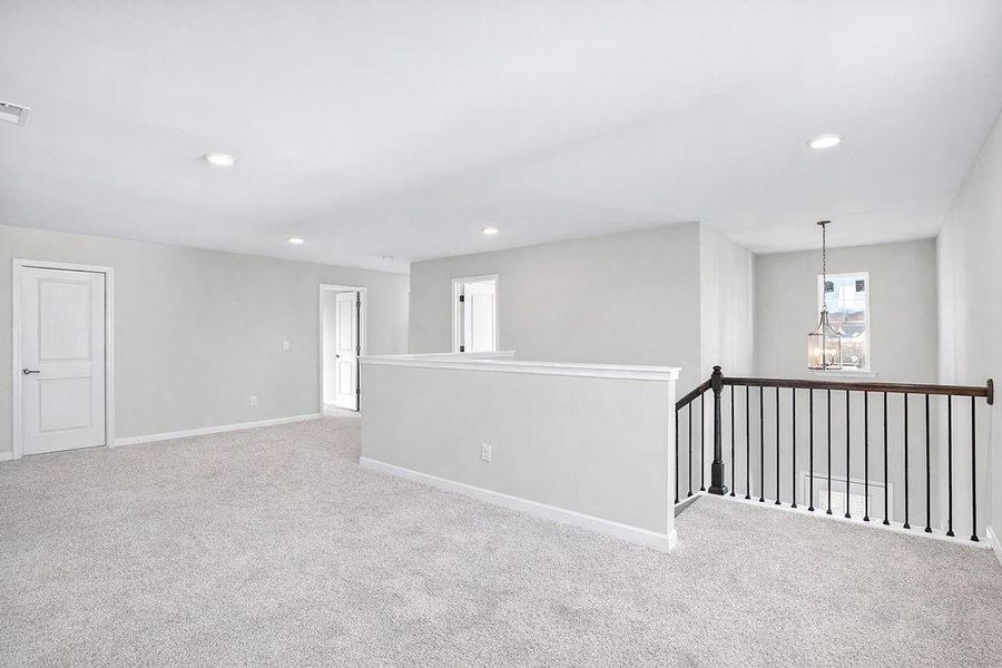 Spacious, unfurnished interior of a new home in , Homer (Image 20).