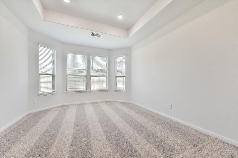 Spacious, unfurnished interior of a new home in Anderson Lakes, Houston (Image 12).